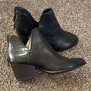 SO Black Textured Ankle Booties